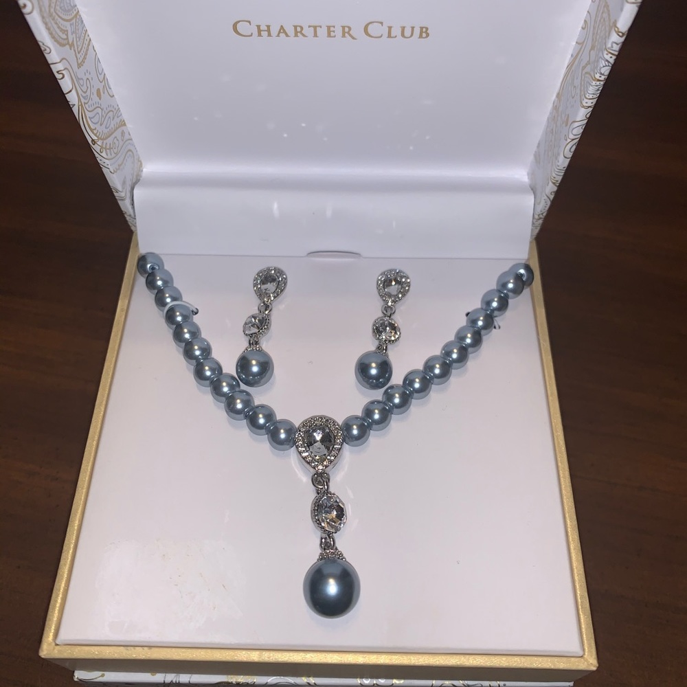 Earrings and necklace set
